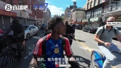 太有活了😂！甲亢哥骑自行车假装葡萄牙国脚，被问是否认识C罗